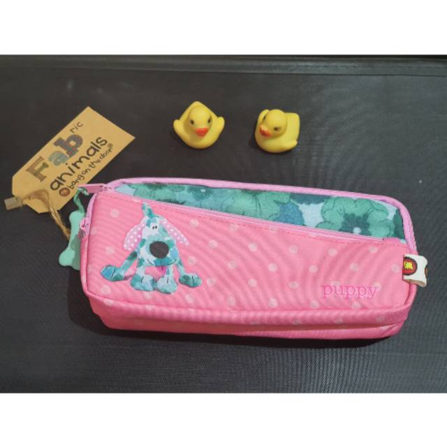 

Kotak Pensil / Pouch