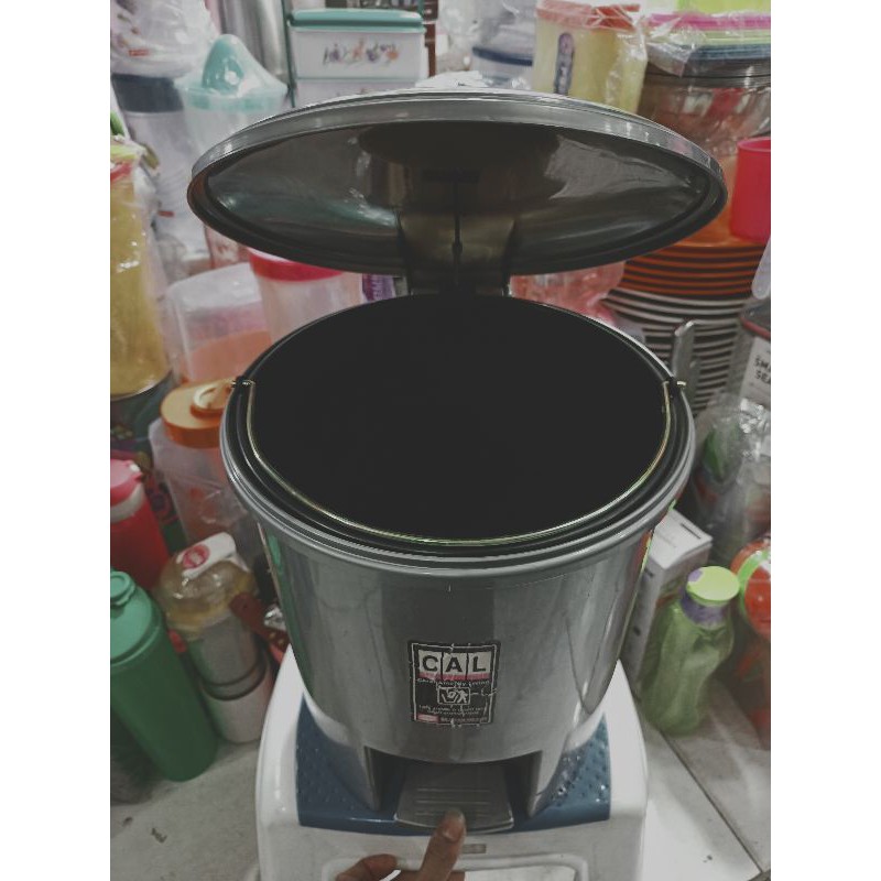 Tempat Sampah injak + Ember 10 Liter -SHINPO-