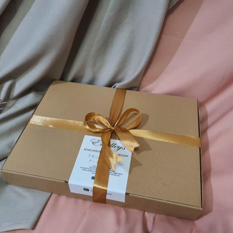 

Tambahan Pita & Greeting Card