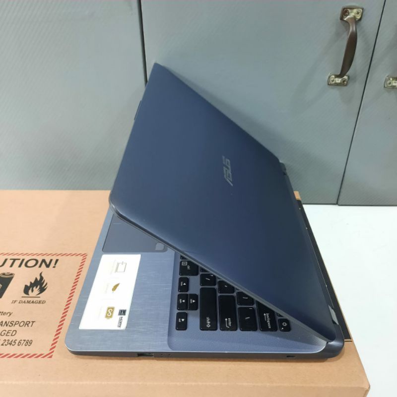 Laptop Asus VivoBook 14 A407UF Cor i3-7020 Ram 4GB SSD 256GB Dualvga Nvdia Mx130 2GB Windows 10 Gaming editing