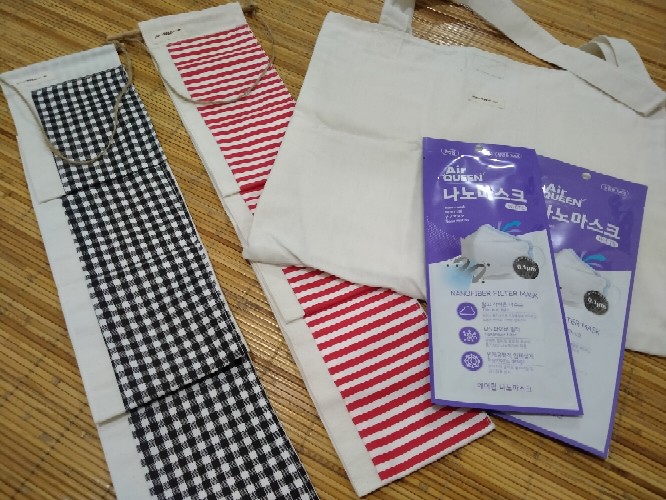 Tempat Tisu Motif Salur Merah