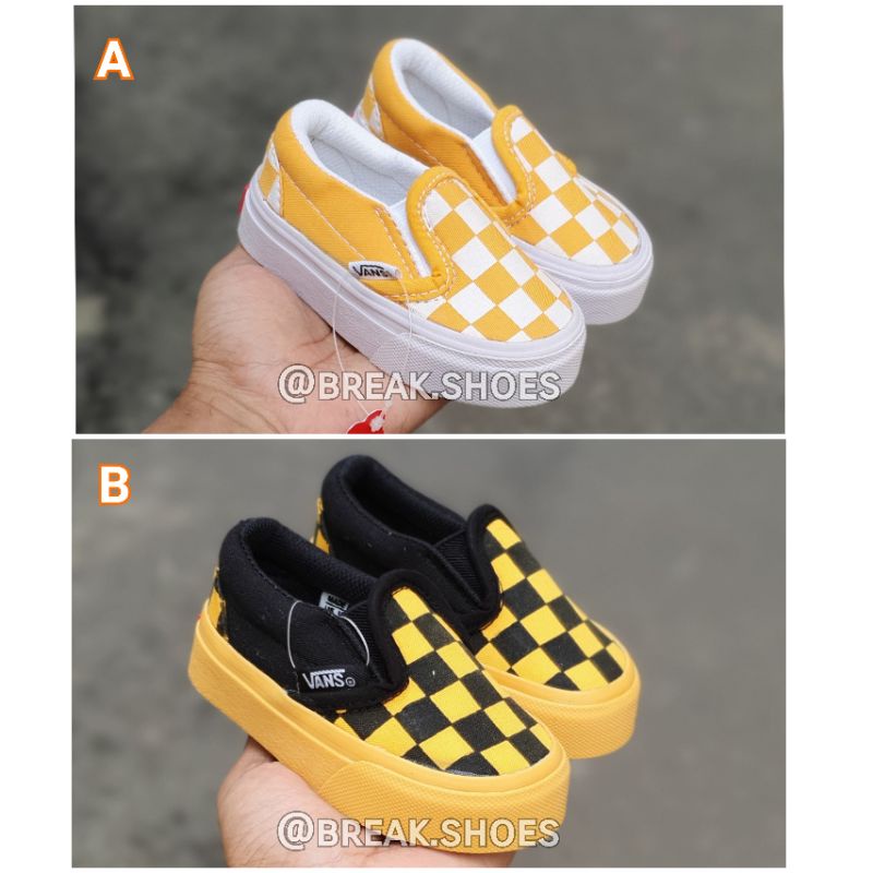 Sepatu anak slip on chekerboard kuning putih / kuning hitam