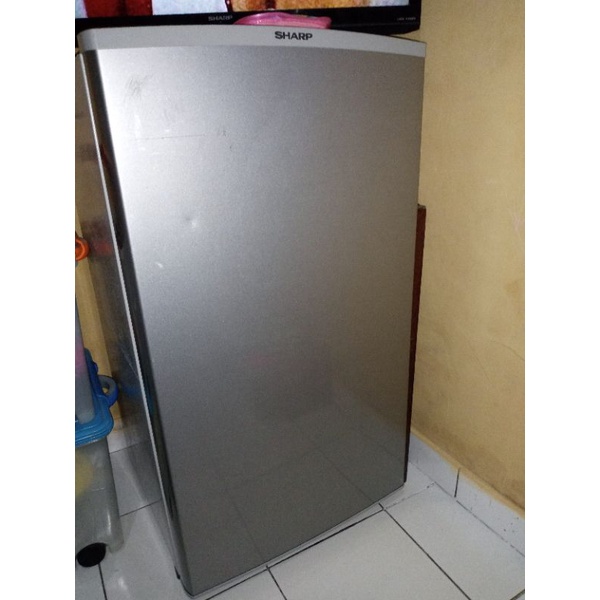 kulkas 1 pintu Sharp bekas preloved Bagus bersih