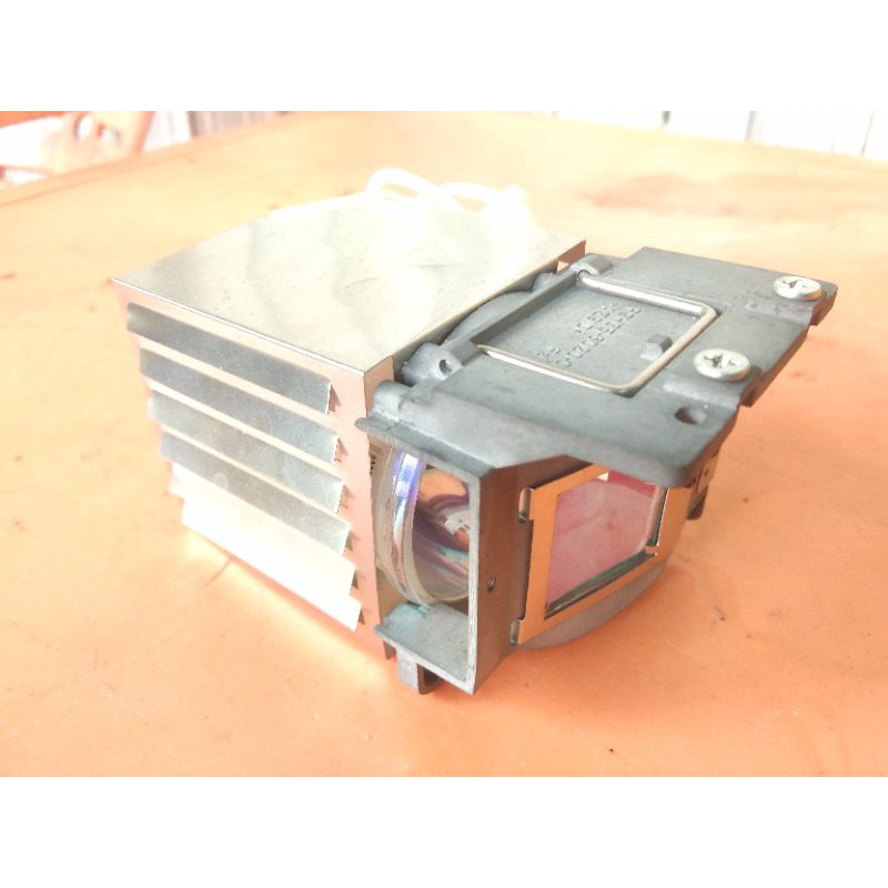 housing cangkang sarang rumah cesing casing dudukan lampu proyektor projector infocus proyektor proj