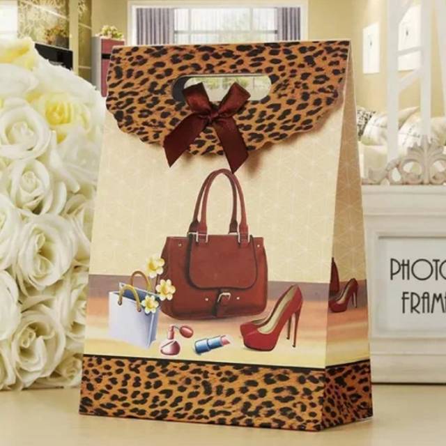 

Paper Bag Ulang Tahun (PEMBELIAN MINIMAL 3 PCS)