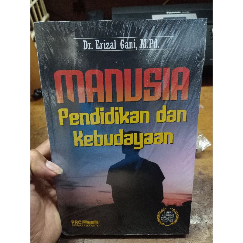 Manusia pendidikan dan kebudayaan