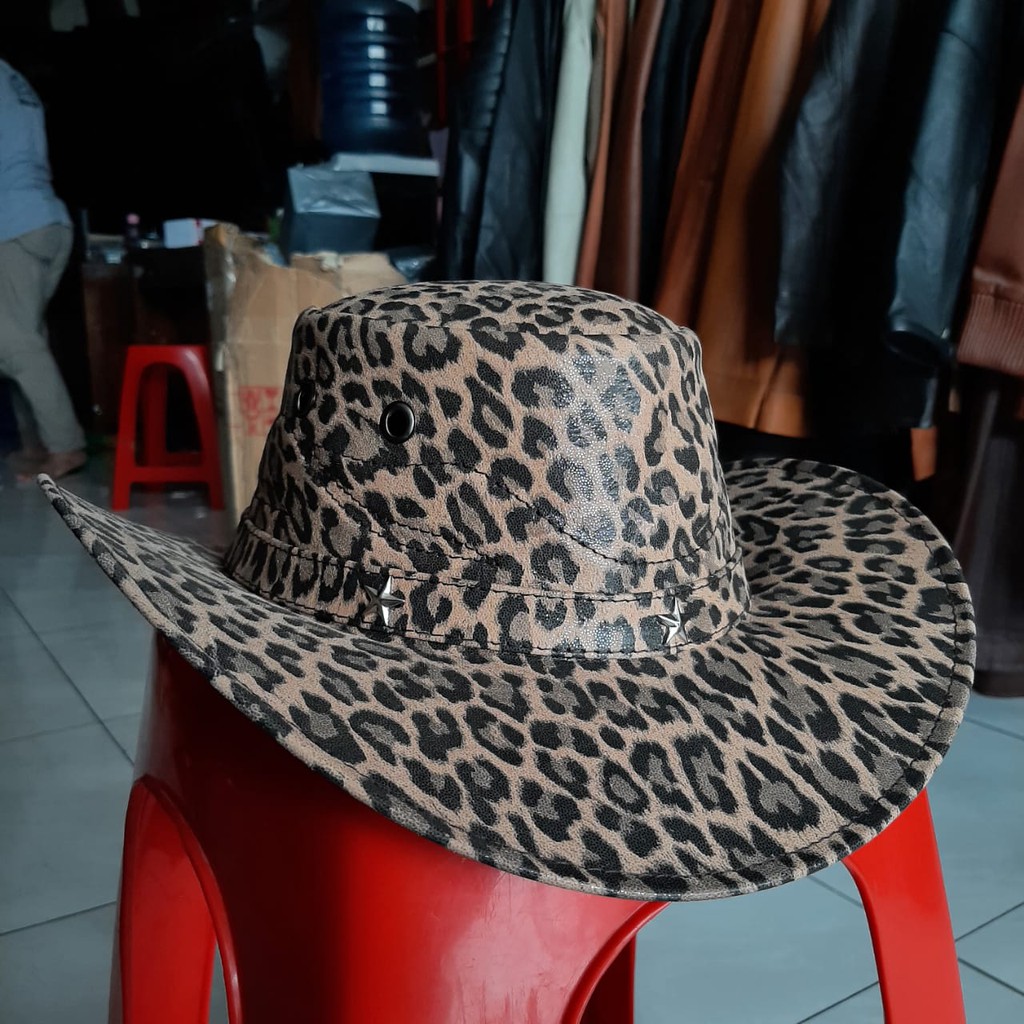 Topi koboy kulit sapi asli motip macan khas garut