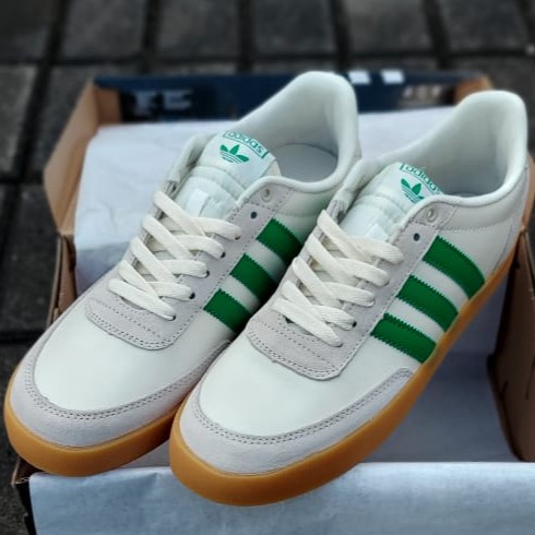 SEPATU SNEAKERS ADIDAS VRX LOW CREAM GREEN