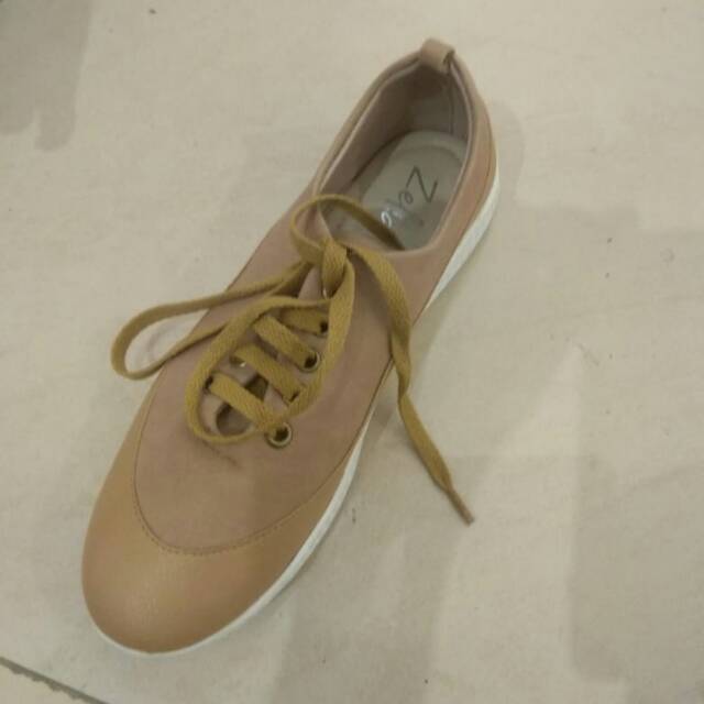 Sepatu casual perempuan zelia