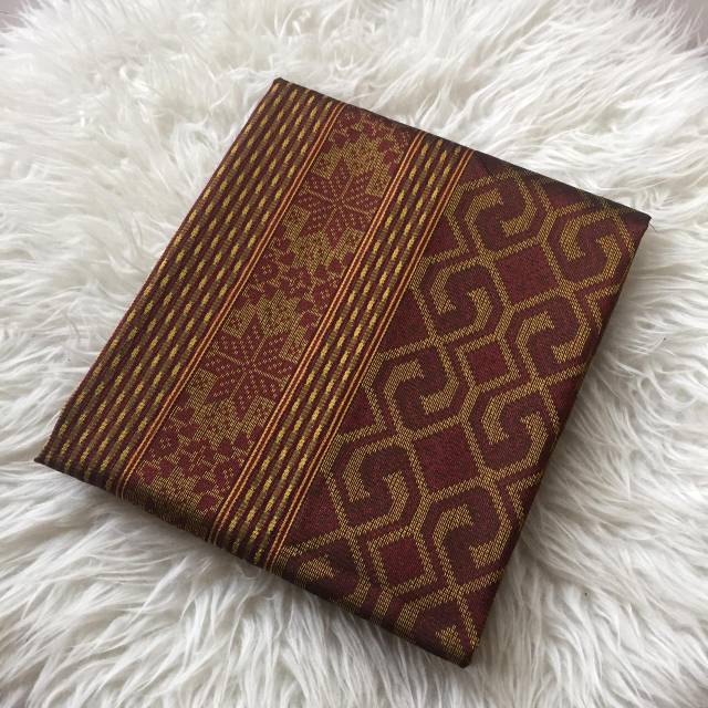 Tenun songket baron 2 warna 2 dimensi Motif Toraja Maroon Tua mix Kuning Gold Elegant