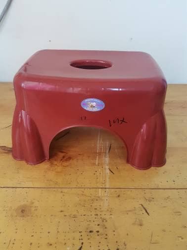 Bangku Jengkok Plastik - Kursi Plastik