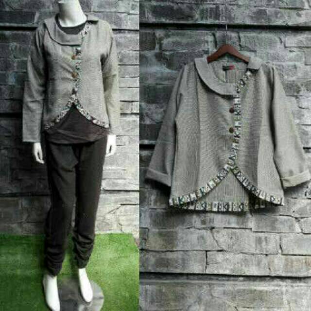 Blouse by MALAKAI BASIC