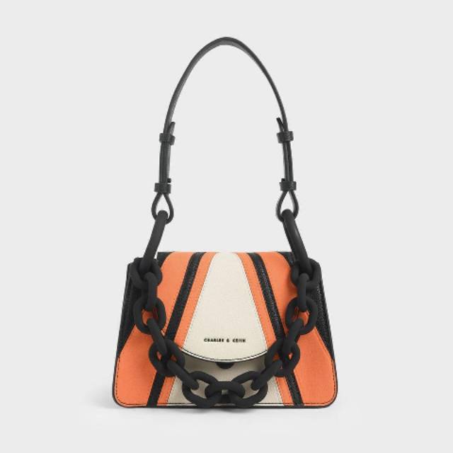 Cnk chunky chain small link shoulder bag