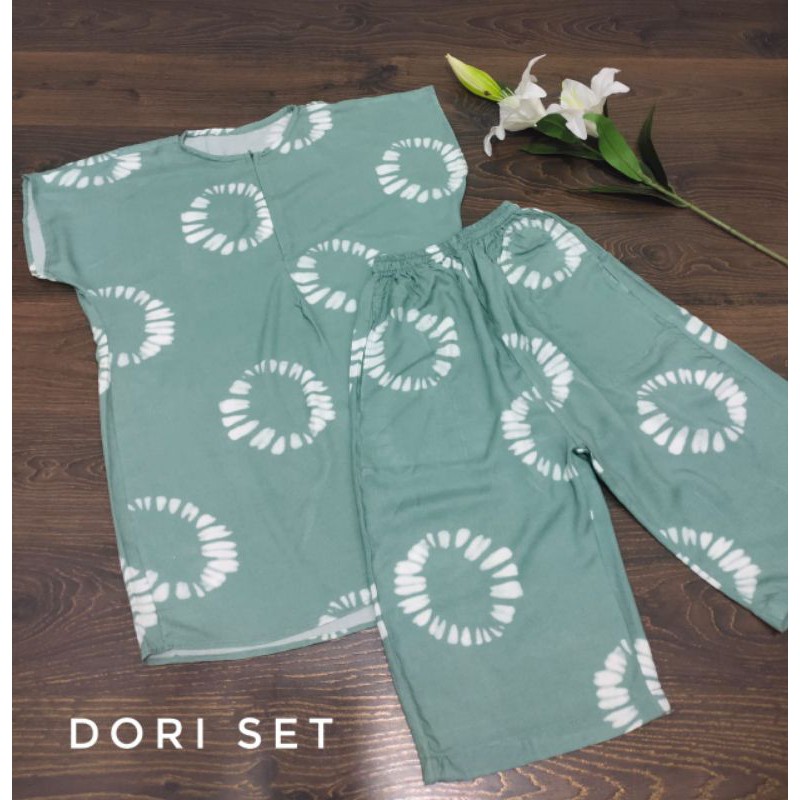 dori set celana pendek