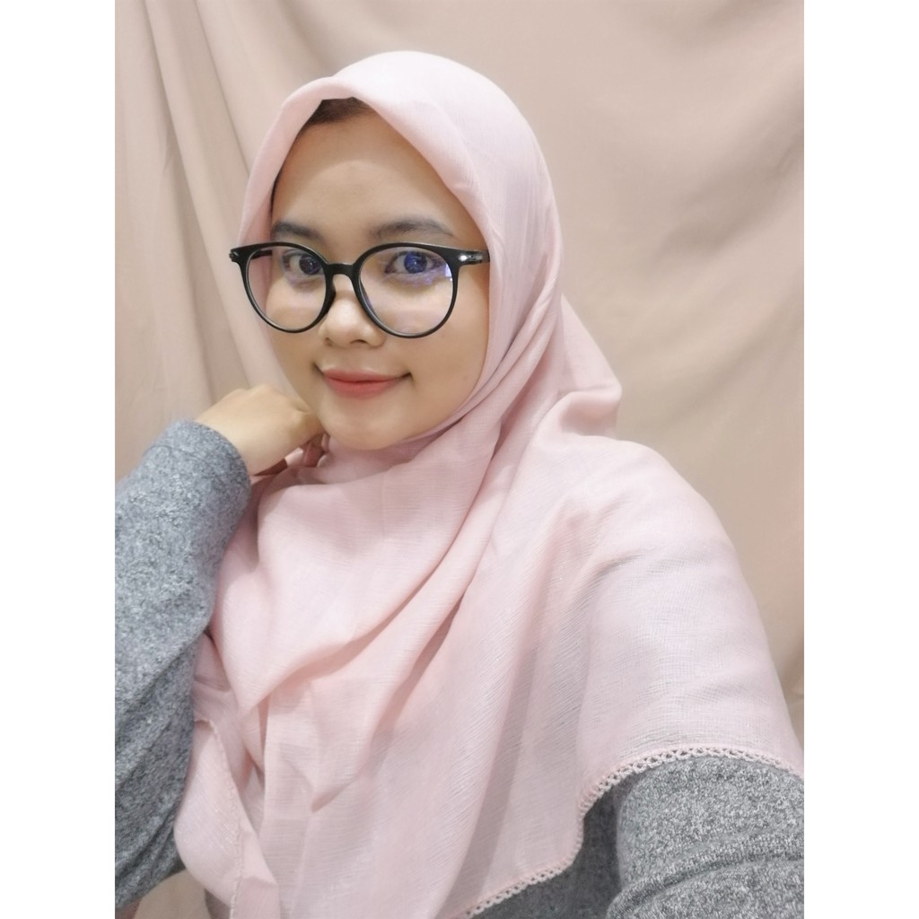 Hijab Segiempat Helwa Corn Skin Metalic