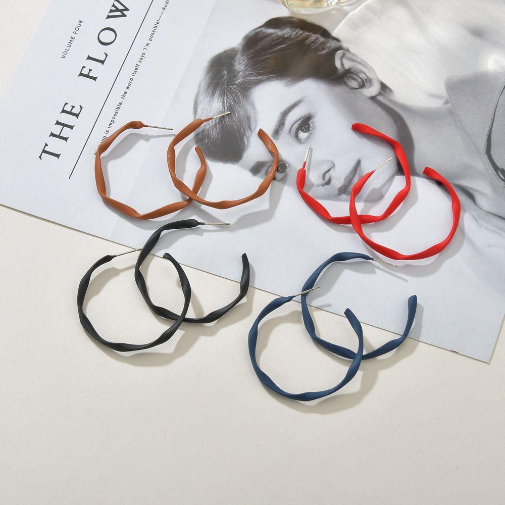 Lily Hoop Earrings Indah Kepribadian Bulat Anting Tindik Telinga Modis