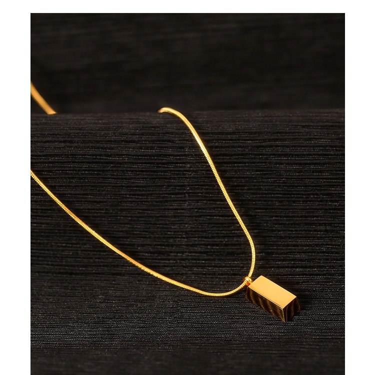 Korean Simple Titanium Steel Necklace 18k Gold Plated Rectangular Pendant Does Not Rust Necklace Unisex