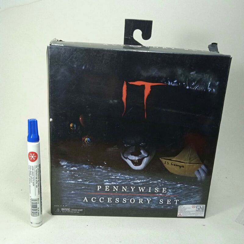 Mainan action figurePennywise IT accesory setPennywiseby necatinggi sekitar 7 inchartikulasi detailH
