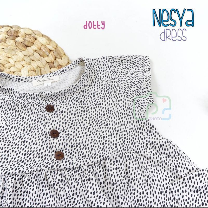 Nesya Dress