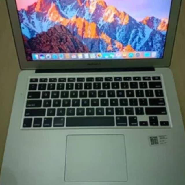 OBRAL MACBOOK AIR 13 INCH 2011 INTEL CORE I5 RAM4 SSD128 MULUS