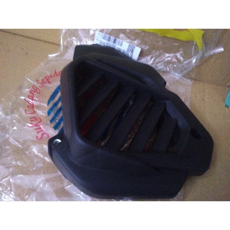Cover tutup radiator Vario 125 lama