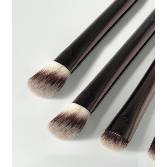 

Hourglass no 6 and no 12 brush