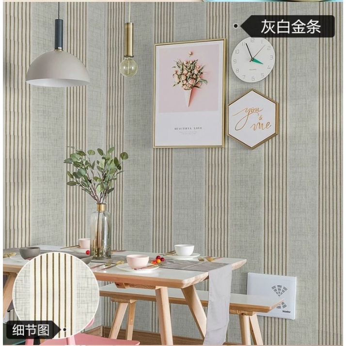 Wallpaper Dinding Ruang Tamu Garis Silver 10mx45cm