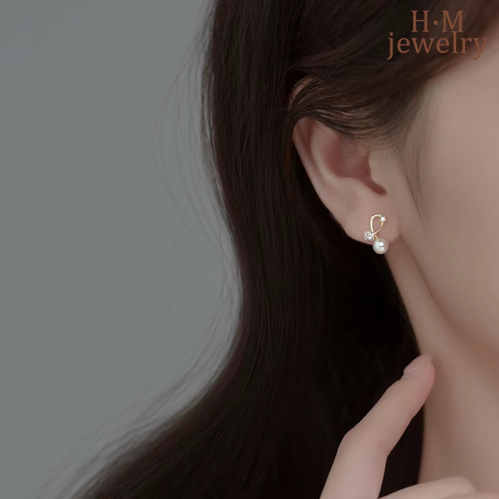 Anting Tusuk Berlian Imitasi Bentuk Kotak Hollow Untuk Wanita