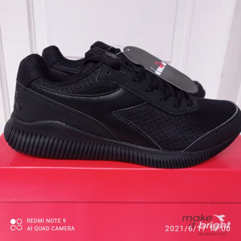 sepatu diadora eagle 3