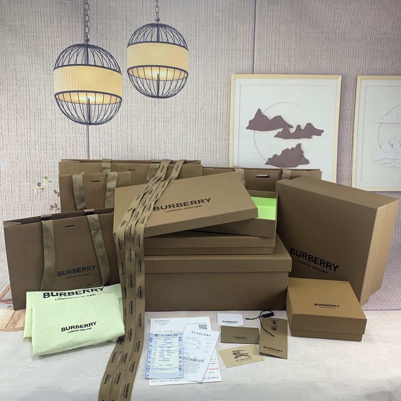 

Burberry Counter Same Style Original Board Burberry Paper Bag New Gift Bag Scarf Box Bag Box Han