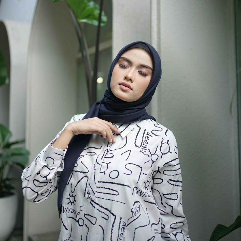 HIJAB DEENAY LIZA NAVY LOGO BARU + MATTE GOLD