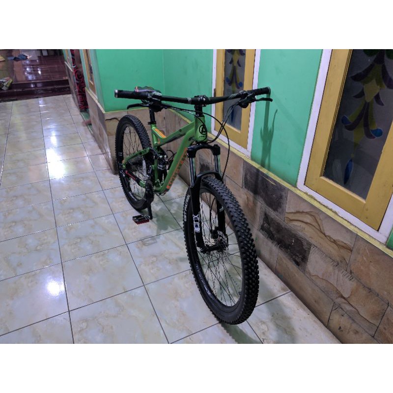 Pacific Fluxus 2.0 27.5 x 2.40