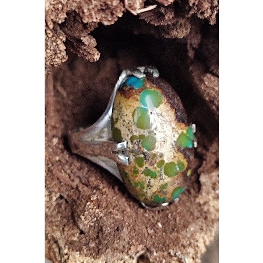 Batu pirus persi lawasan