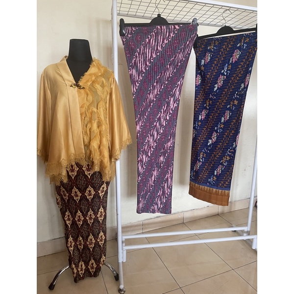 Rok plisket/kebaya by luire Raden sirait