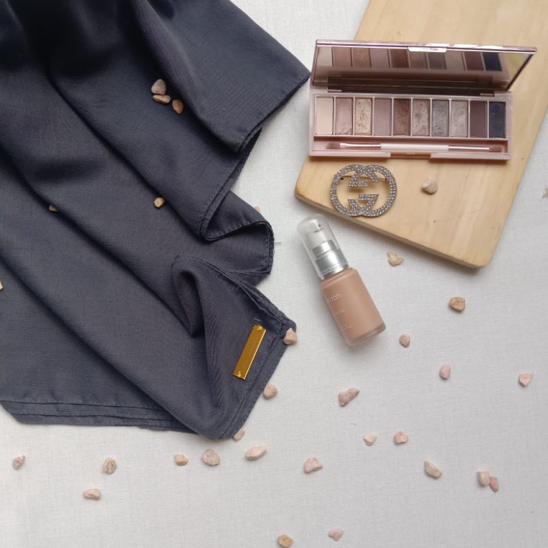 Hijab Segi Empat Paris Premium-dark grey