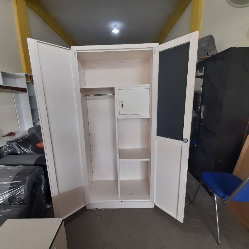 Lemari Pakaian Besi Import 2 Pintu Ada Brankas