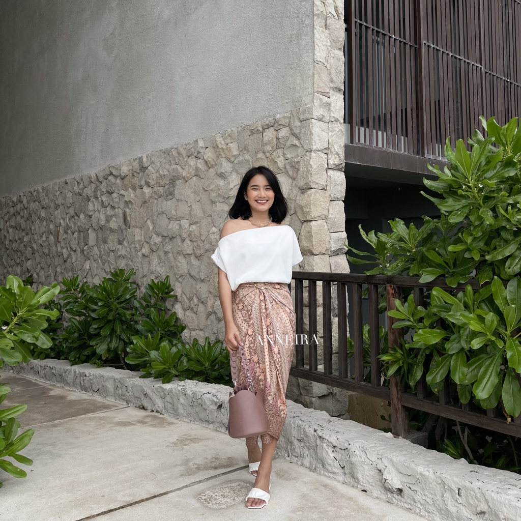 ELLA OFF SHOULDER BLOUSE