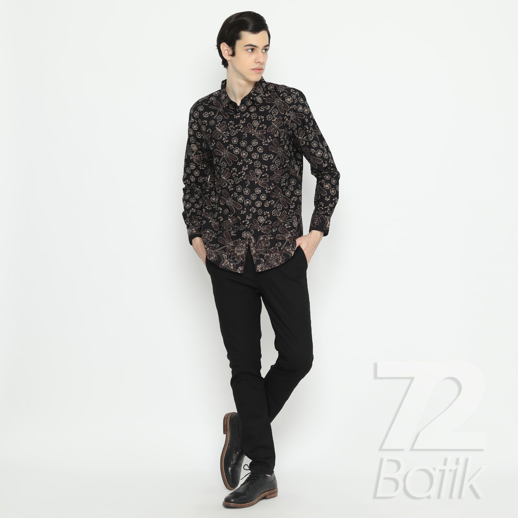 KEMEJA BATIK PRIA Lengan Panjang Slimfit Slim Fit Premium Motif Capung Warna Hitam 725295 Cap 72 - Baju Kemeja Atasan Pakaian Setelan Batik Pria Cowok Laki Laki Remaja Keluarga Kantor Lengan Panjang Modern Slimfit Slim Fit Premium Kekinian