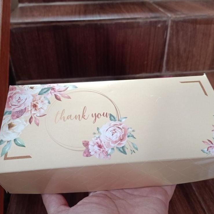 

box kotakkue glossy laminating pe 22x10x5 cantiik perpack isi 30