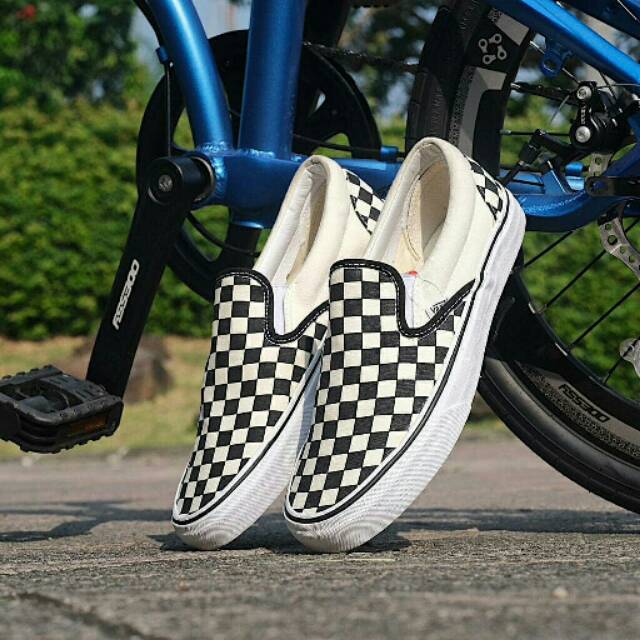 Vans slip on checkerboard white black