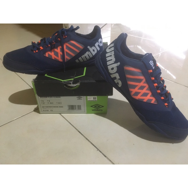 sepatu futsal umbro original 42.5/27cm