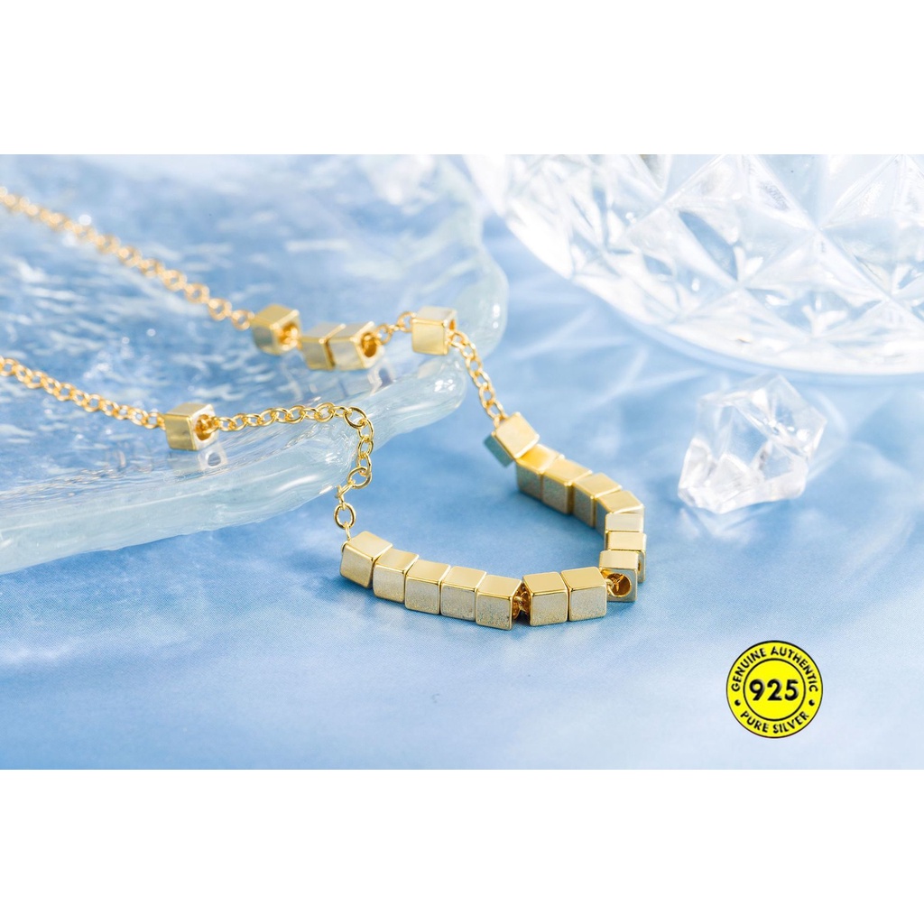 Kalung Rantai Klavikula Bentuk Persegi Kecil Bahan S925 Silver Lapis Emas Untuk Wanita