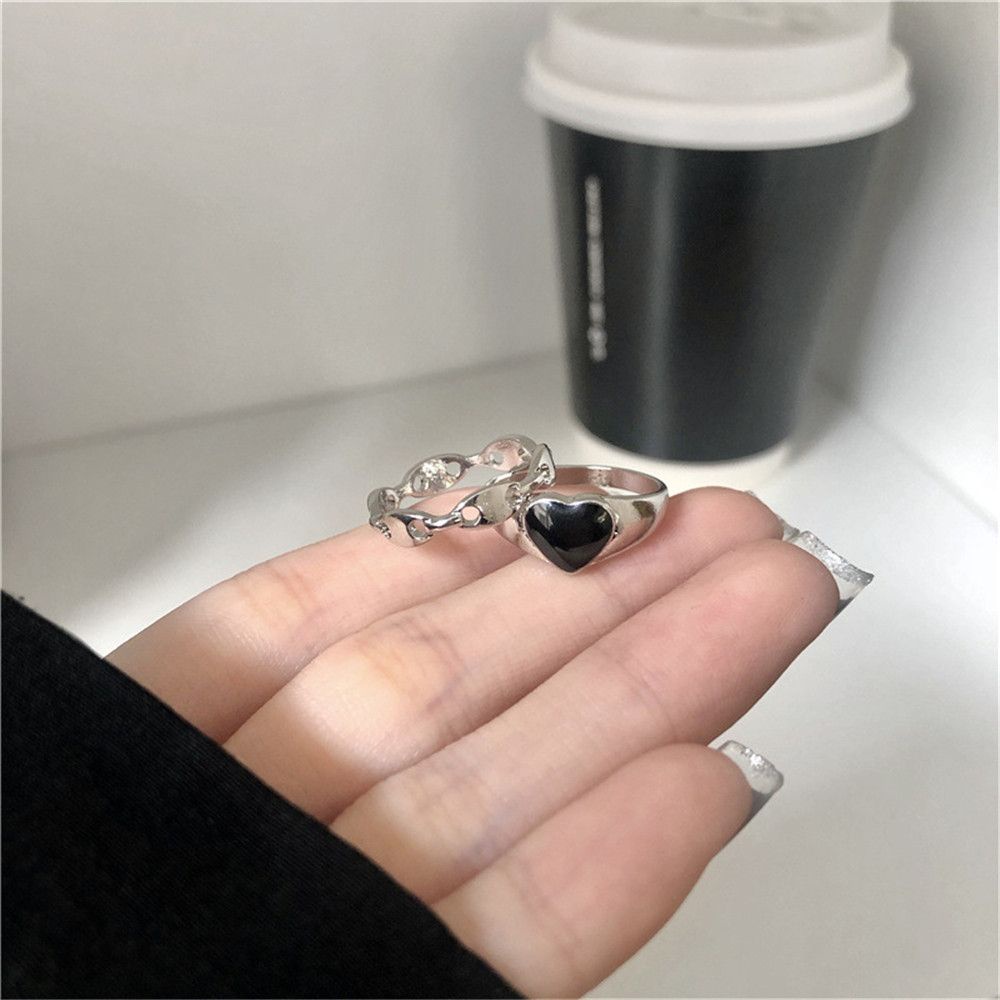 2pcs Cincin Jari Telunjuk Desain Hati Hitam Model Hollow Warna Silver Untuk Aksesoris