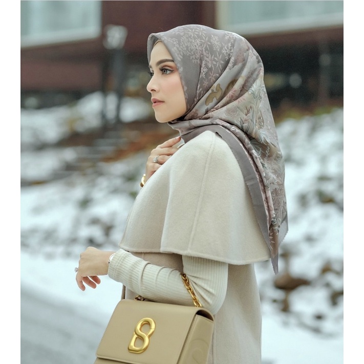 Disney Buttonscarves Brunette