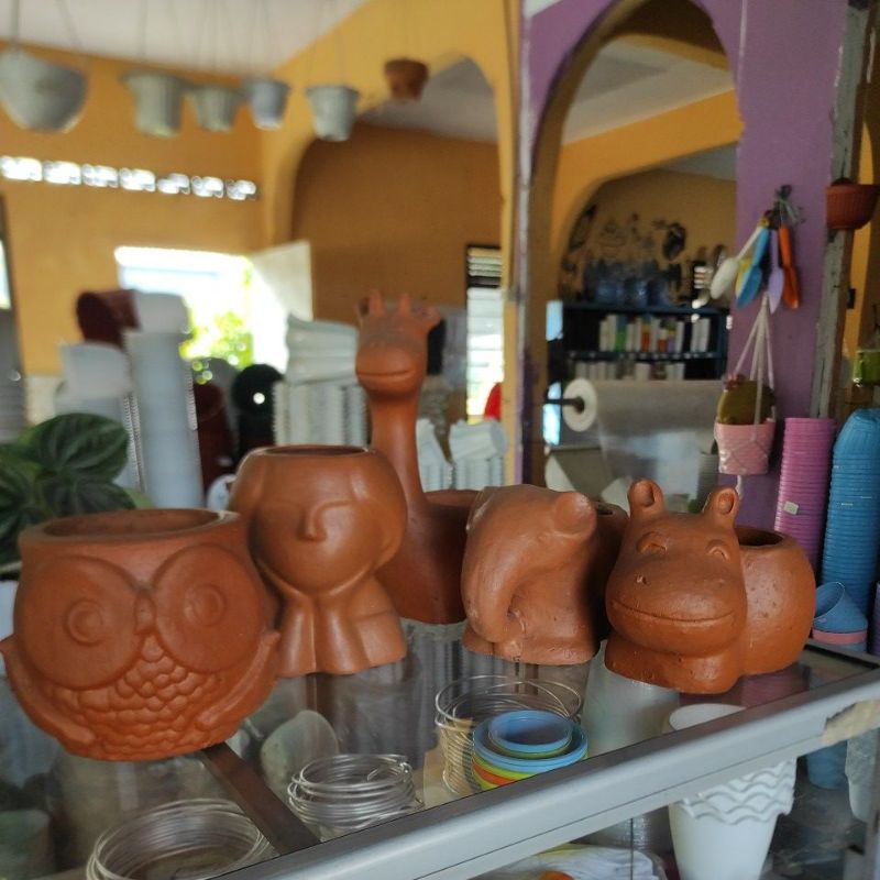 Pot Terakota /Gerabah / Tanah Karakter Lucu