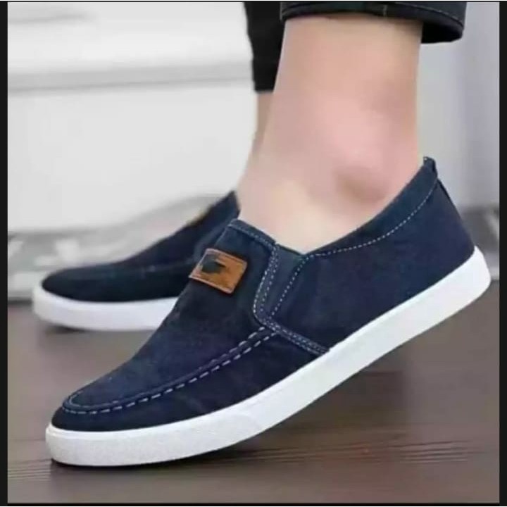 Sepatu pria slip on VANS Simple Premium Quality Trendy