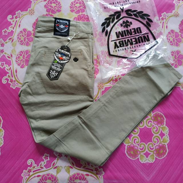 Celana cinos panjang nuemby cream tua