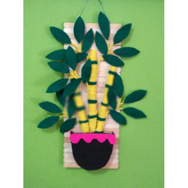 Hiasan dinding bentuk bambu