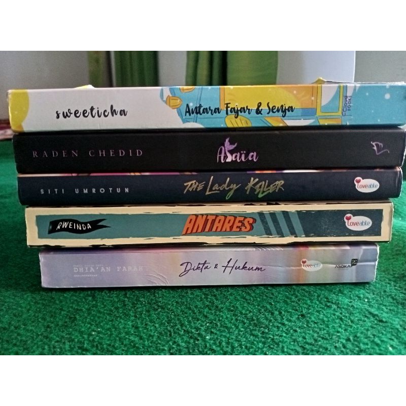 PRELOVED NOVEL ORIGINAL ANTARES DIKTA & HUKUM
