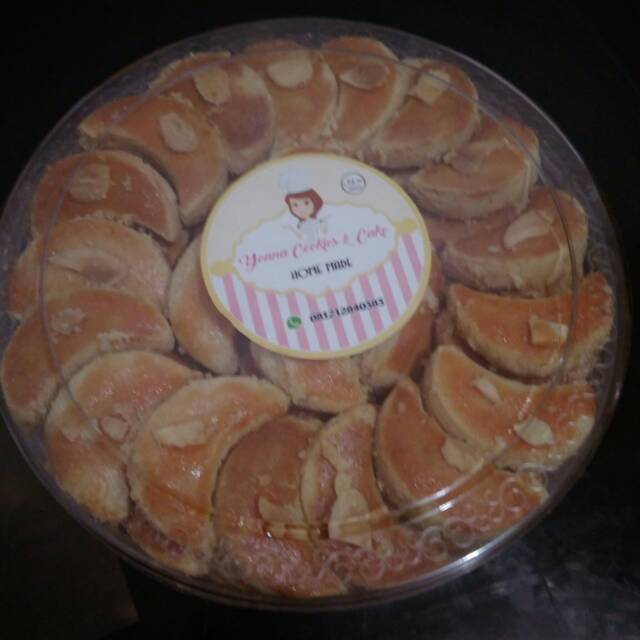 

Kue kacang almond